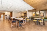 Fairfield by Marriott Inn & Suites Dallas Arlington South - พร้อมอาหารเช้า