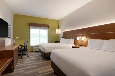 Holiday Inn Express & Suites Dalton - Market ST