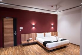 Tgn Suits - Hotel