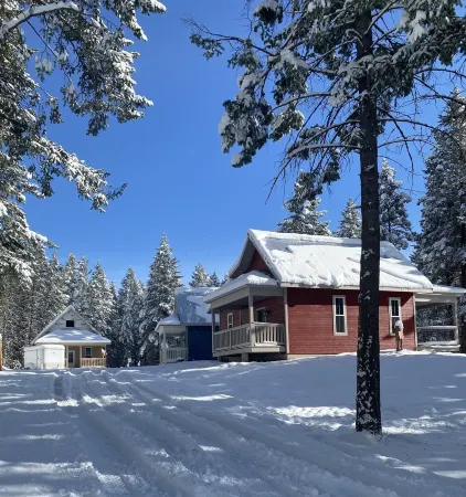 The Blacktail at Elk Ridge Village Cabin 301A with Views Flathead Lake.
