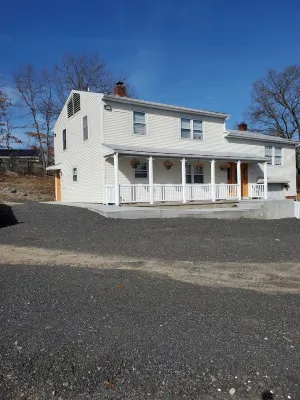 Newly Renovated Guest House Located on Private Compound