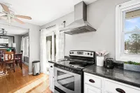 Buffalo Bliss - Near Universities and Natural Areas-Large Deck and Backyard