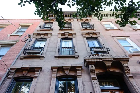 Renovated 1 Bedroom in Heart of Hoboken Close to NYC Отели рядом с достопримечательностью «Технологический институт Стивенс»