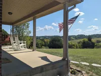 Close to the Ark! Incredible views on 10 private acres w/ firepits!