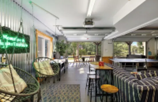 The Treehouse @ Higgins Lake-HOT TUB- Fireplace-PetFriendly-3 min to the lake