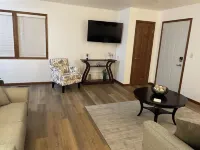 Delightful & Relaxing 2 Bedroom!