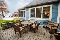 Cozy Cottage with view of Lake Michigan Hotels in Saint Joseph