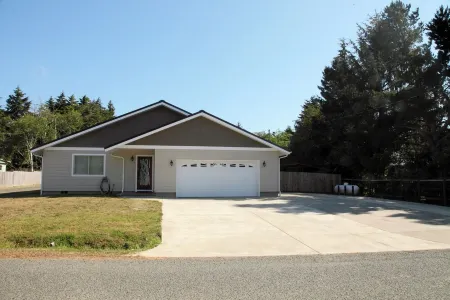 Beautiful family home, spacious living and only minutes from the beach.