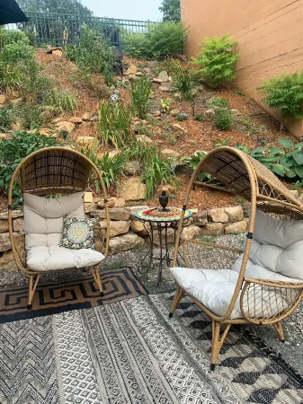 Romantic Copper ROOM at historic 123 S Washington