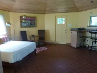 Cozy, Artistic Retreat Surrounded By Waterfalls, Orchards And Gardens