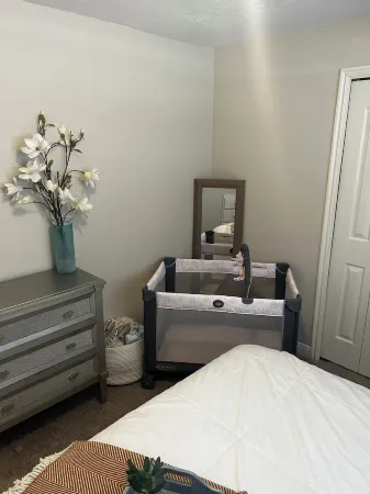 You will be close to everything when you stay at this centrally-located place. Отели в г. Орем