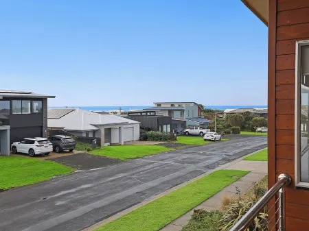 Serenity House: Large home with ocean views. Отели в г. Порт Фейри