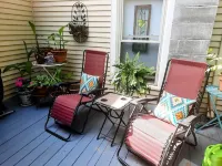 It's Here! A Restful Experience...Flx Wine Trails Garden Studio + Deck +  BBQ