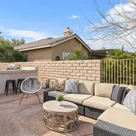 Tranquil Hideaway by GPM - Private Pool +Golf Views +Tennis +Walk to Festivals