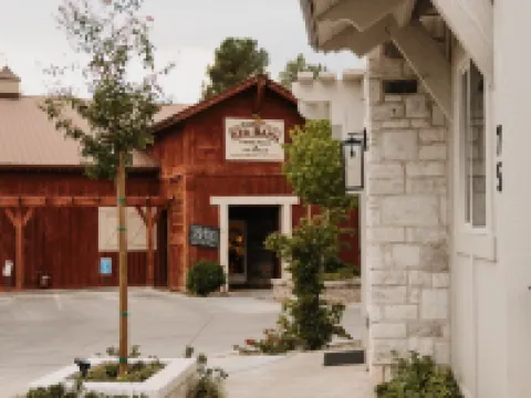 The Silo Inn near Zion, Snow Canyon and Bryce Canyon! honeymoon getaway. 2023 Hotels in Washington