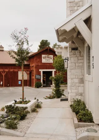 The Silo Inn near Zion, Snow Canyon and Bryce Canyon! honeymoon getaway. 2023