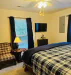 Relax & enjoy the river view, 5 min to Huntsville