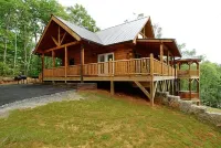 Mountaintop Getaway with Gazeebo Deck Hot Tub & Fireplace! Long range views!