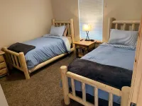 Cozy Cabin with Modern Amenities (Pet Friendly) - balcony