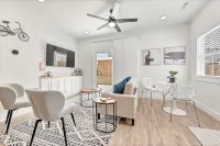 .2 miles to Downtown Rogers on the Railyard bike trail 로저스 호텔