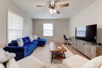 Spacious 3-BR with aesthetic living room & fully equipped kitchen in Waukesha