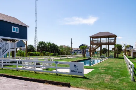 Ocean Views~ Dog Friendly~Cls 2 Beach~2 Suites ~ Nauti Bird Bungalow