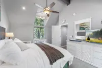 Lakeview Cottage home in Tan-Tar-A / Margaritaville Resort in Osage Beach.