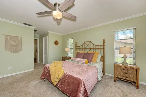 PAWS & PLAY: PET-FRIENDLY VACATION VENICE BEACH, SIESTA KEY SARASOTA FENCED YARD