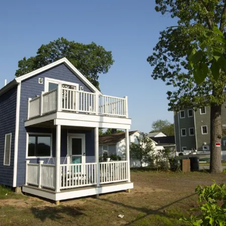 The Loft at Oakland Beach Ask About Off-season Discounts 5 min from Airport.
