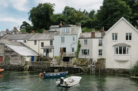 Riverside, Fowey. A gorgeous Cornish seaside cottage. Отели в г. Фоуи