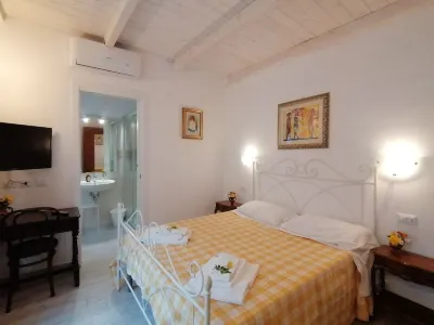 5 minutes from the sea, panoramic terrace and swimming pool - The cugnolo wagon Hotel in zona Convento Cappuccini