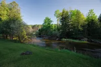 River Cottage Retreat - Close to Golf, Beaches, Hiking!