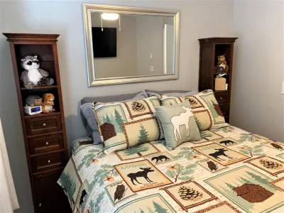 Fantastic renovated condo, ground floor close to Show Low Hospital, W/D in unit! Hotels near Walmart Supercenter