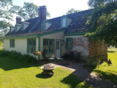 Circa 1700 Chesapeake Colonial home on the National Register.