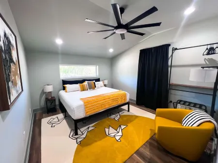 Minutes from Canyon Lake. New construction. Отели в г. Каньон Лейк