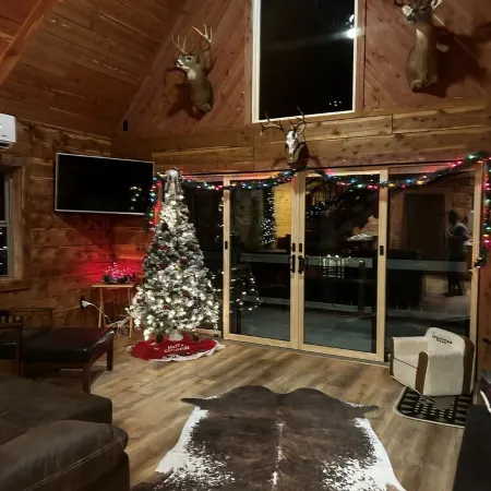 Beautiful country cabin on a natural spring creek!