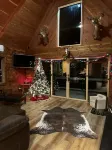Beautiful country cabin on a natural spring creek!