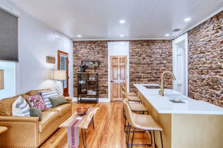 Robin Ave9 Отели в г. Mason