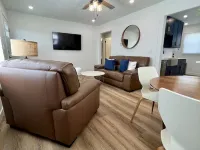 Stylish in-Town Retreat - 2 Bedroom, 1 Bathroom - Modern Comfort Hotels in Marion