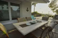 Beautiful Beachfront Home with Private Pool/ Firepit /on the Gulf