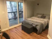 Chandler Retreat - Lakehouse Hotels near Urban Air Trampoline and Adventure Park
