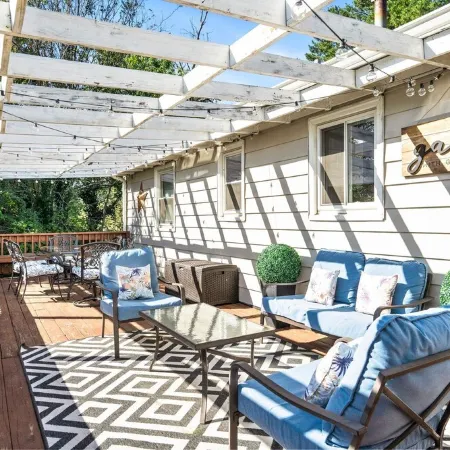 Cozy house Near DC, in Alexandria VA, 5B/2BTH Отели в г. Линкольния