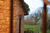 Apartment facing the pool in medieval village with view of Todi