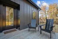 Tiny Home a fantastic Location close to 9th Street!