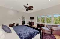 Your Personal Resort-7Br-12 Beds, Pool, Bocce Ball, Boating & so Much More!