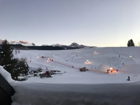 Mezzanine studio apartment in the village of Villard de Lans, ideal for families Отели в г. Виллар-де-Ланс