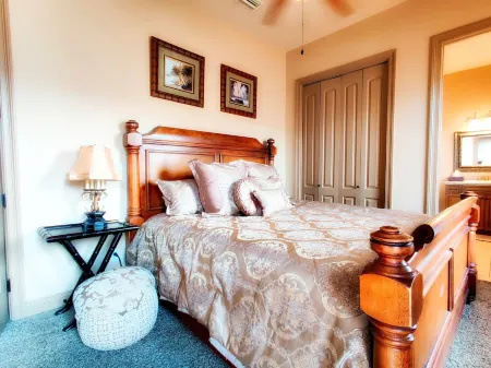 Italian Villa · 200 steps to beach · Free cruise tickets · Pool views · Pets OK!