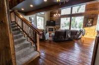 Elegant Cabin- Northfork Idaho Salmon River, Reunions, Secluded. Quiet. Views