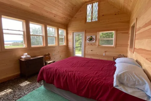 Green-House Cabin and Deck at Rossport by the Sea