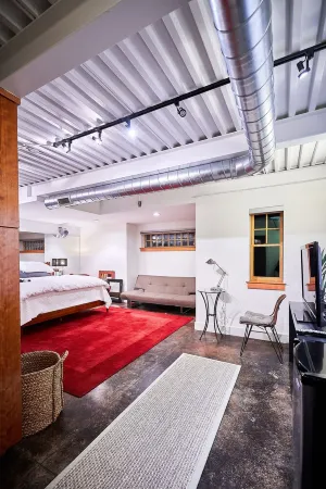 Brick Brownstone Living in the most desired neighborhood in Bend.